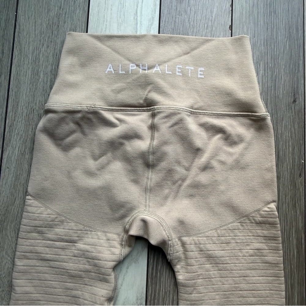 Alphalete Cream High-Waisted Leggings - Picture 2 of 5